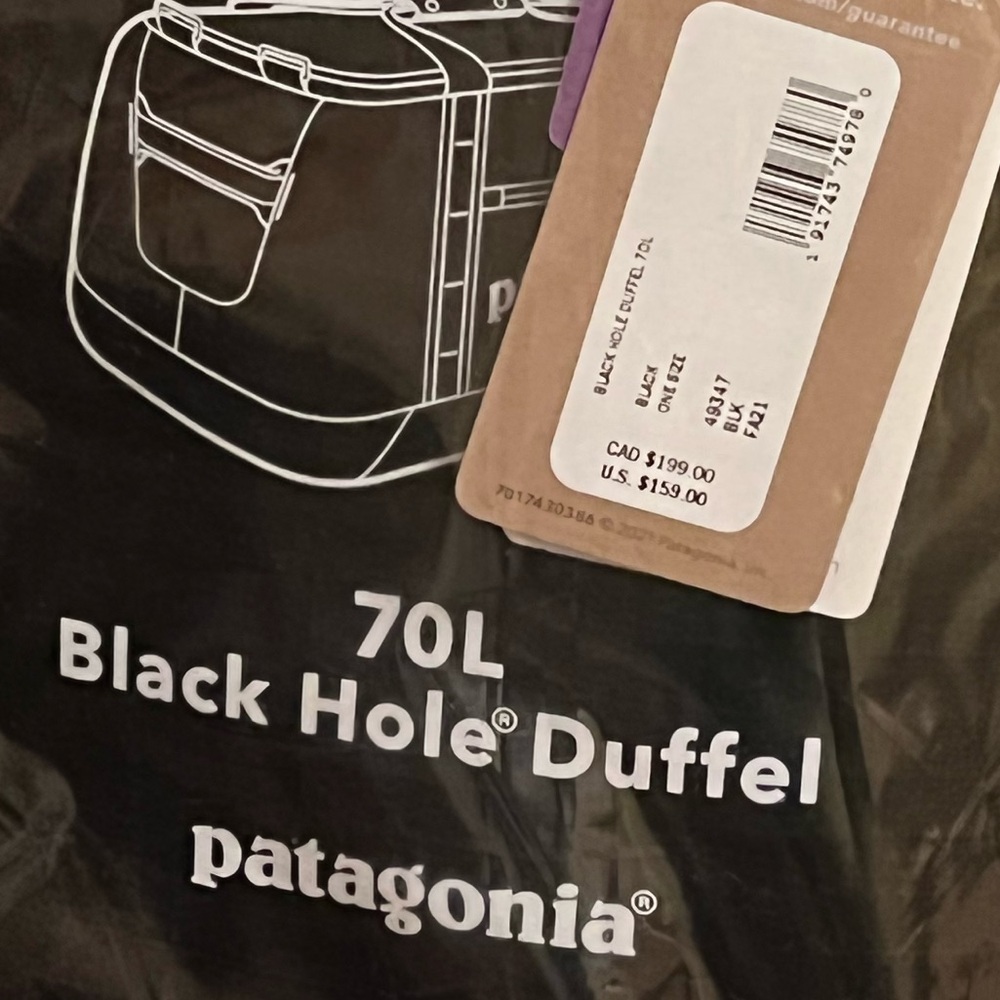 1440 g (3 lbs 2.8 oz)
28" x 17.5" x 13"
70L (4272 cu in) in BLACK